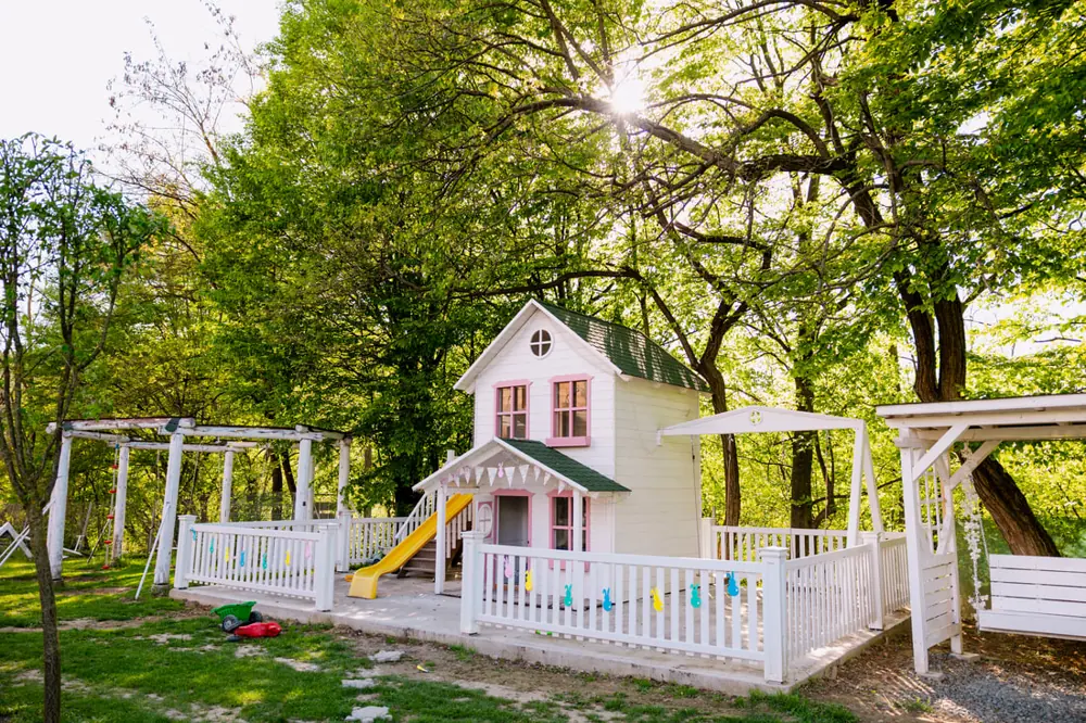 Loc de joacă pentru copii